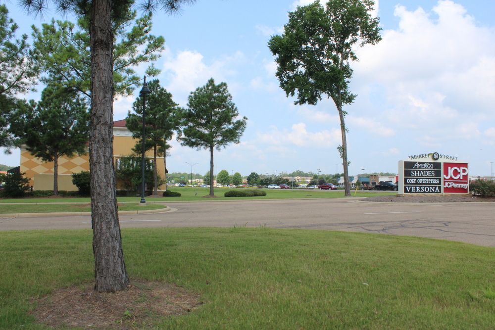 Former Corner Bakery: 108 Market St, Flowood, MS 39232